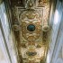 Prunkvolle Deckenverzierungen in einer Kirche in San Miniato